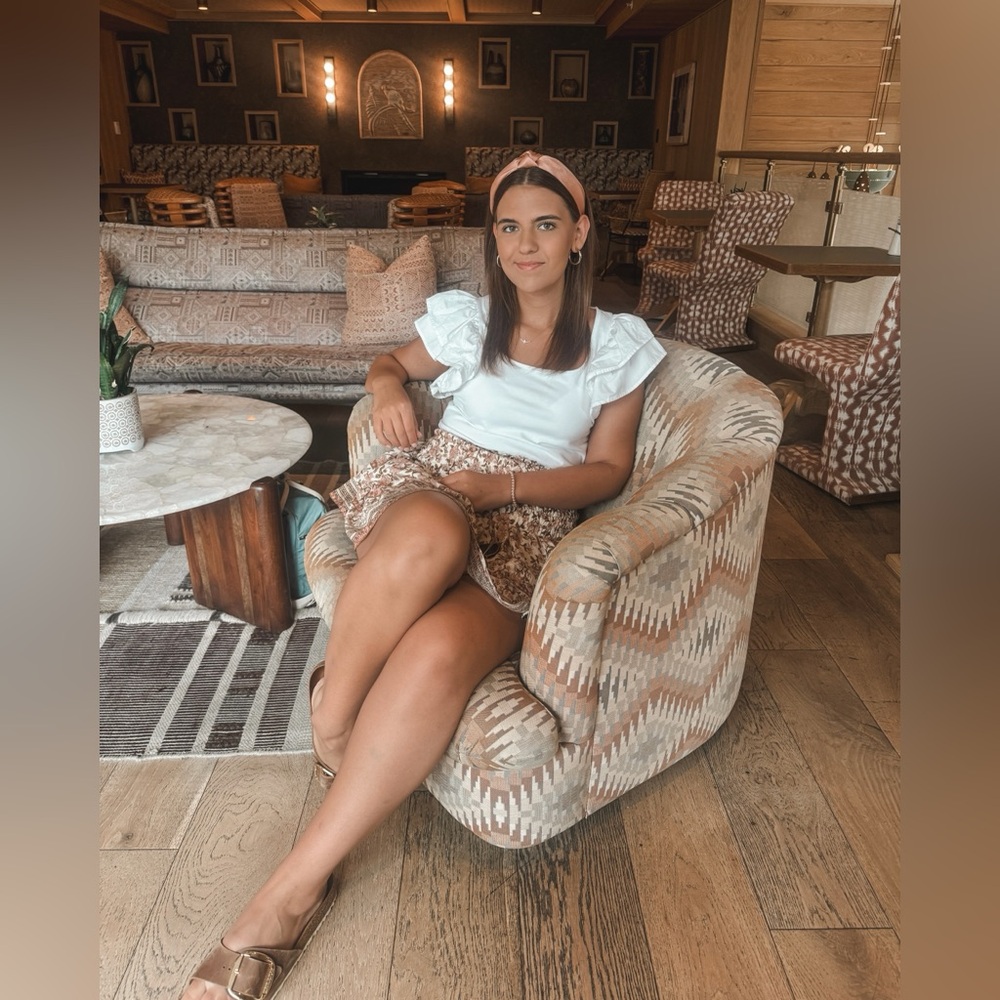 Meet Your Posher, Mikaela. **Life Update**